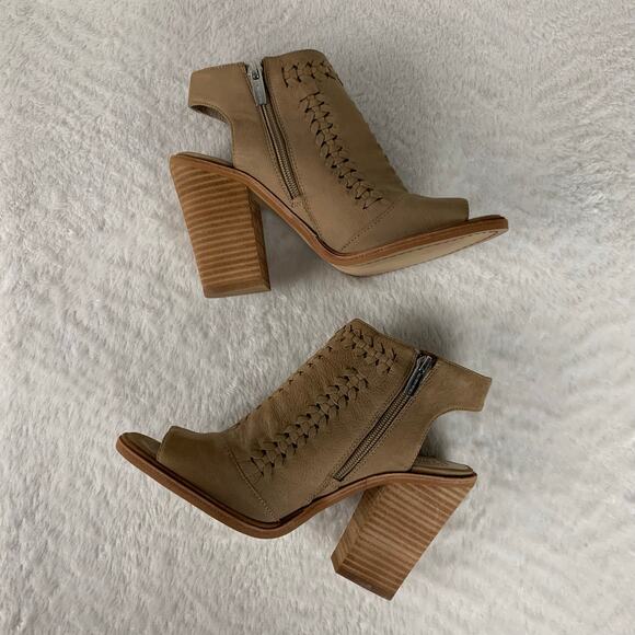 Vince Camuto Women's Katri Woven Leather Peep-Toe Booties Size 9/39 - Picture 5 of 10